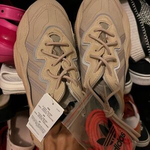 Adidas Ozweego Beige Sneakers New with Tag